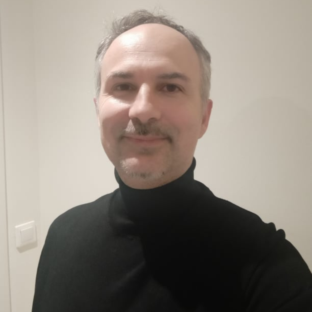 Κωνσταντίνος Τσαβαλιάς - Εκπαιδευτής Οικονομικής Επιστήμης